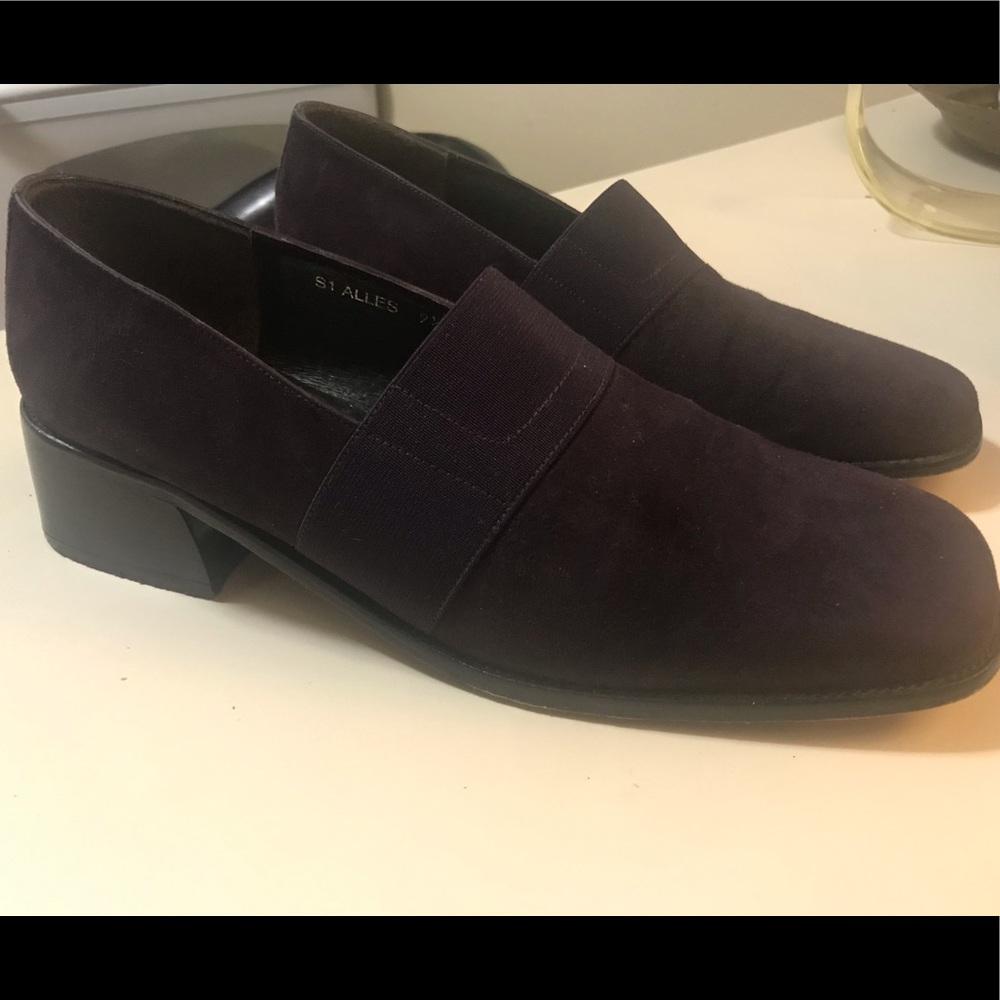 Donald J. Pliner Women’s Low Heel Pump